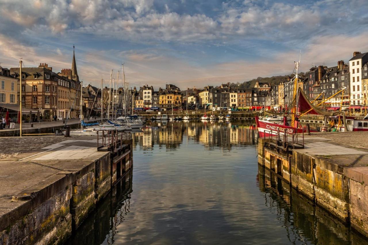 Appartement Vue Panoramique sur la Baie de Seine Parking à Honfleur Extérieur photo