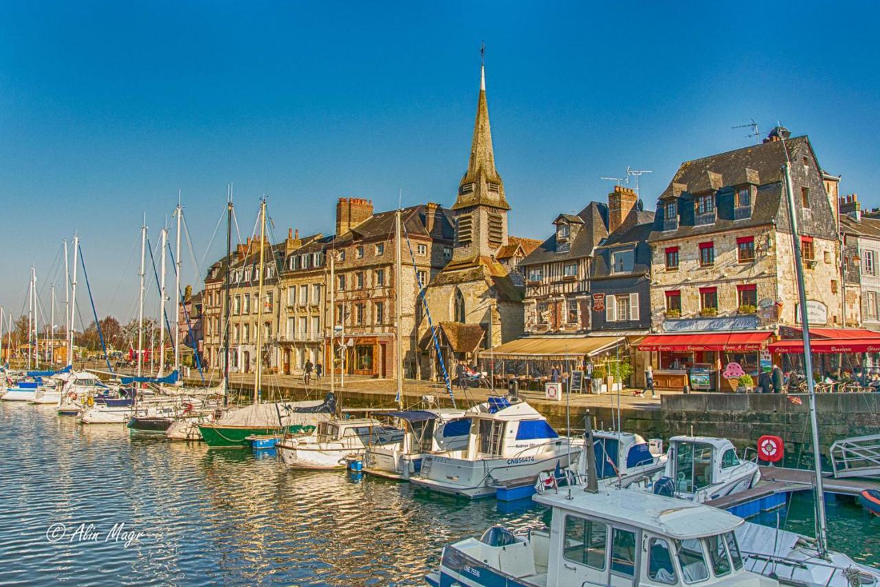 Appartement Vue Panoramique sur la Baie de Seine Parking à Honfleur Extérieur photo
